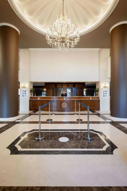 Grand Hotel Palace - Image 1