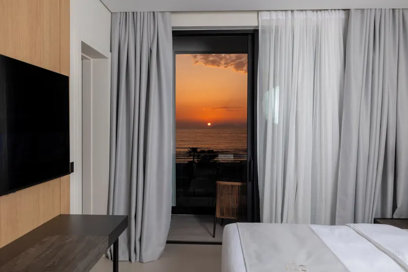 Padma Hotel - Image 1