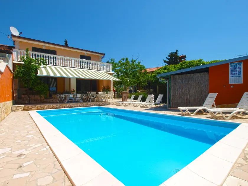 House Puntizela with large private pool 747 - Image 1