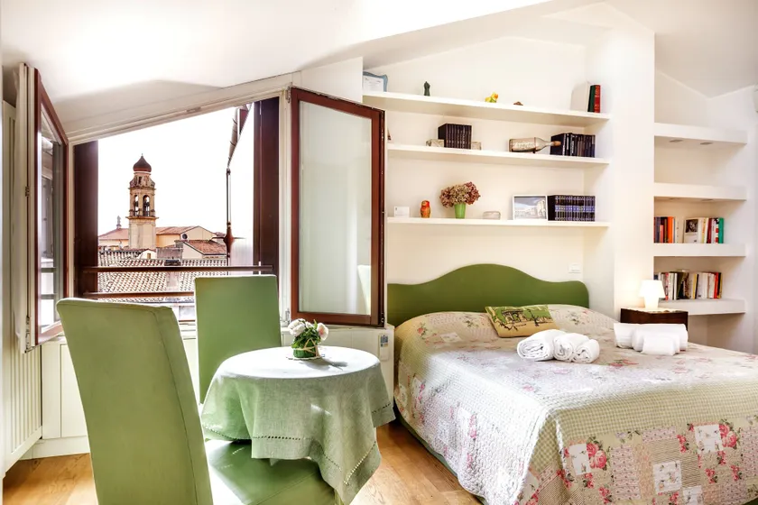 B&B al 19 - Image 1