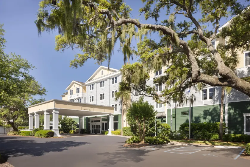 Hampton Inn & Suites Jekyll Island - Image 1