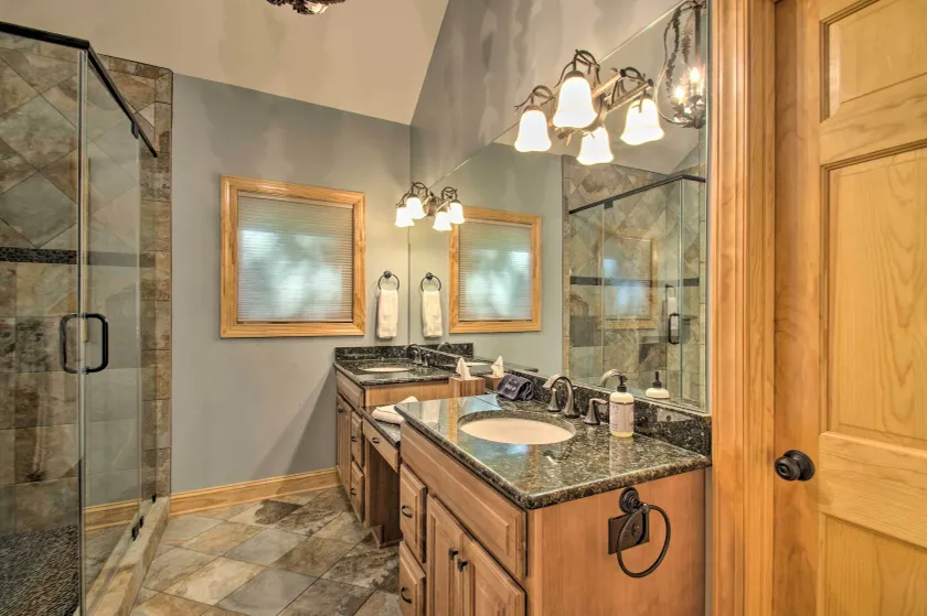 Luxe Wintergreen Resort Escape w/ Hot Tub! - Innenbereich