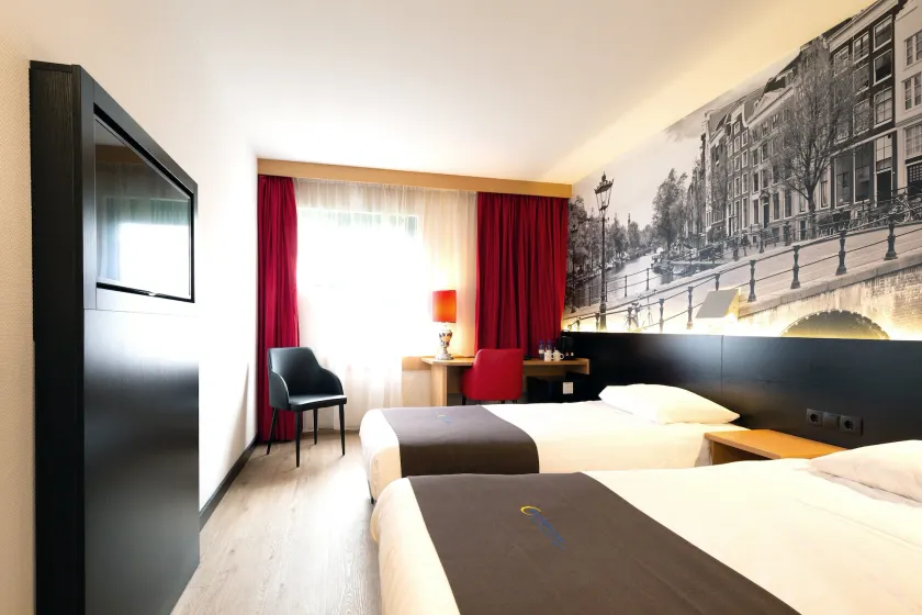 Bastion Hotel Amsterdam Zuidwest - Image 1