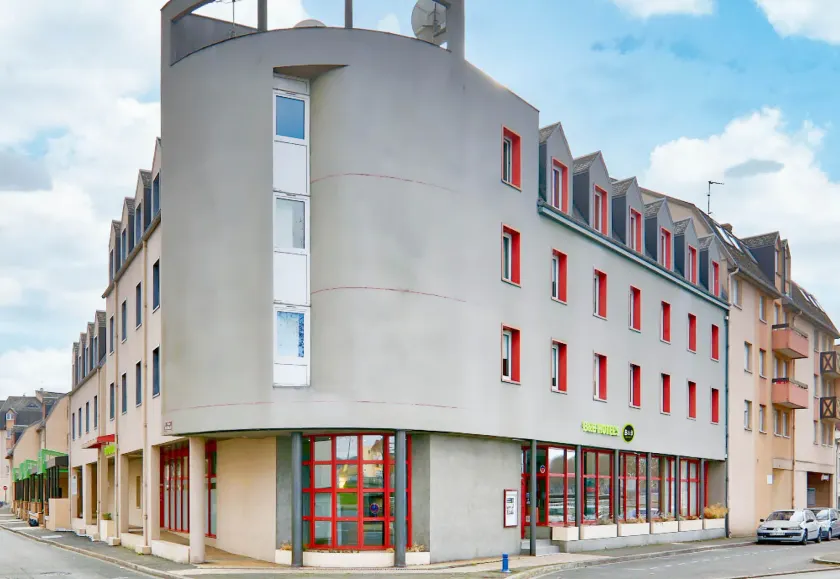 B&B HOTEL Montluçon Centre - Image 1