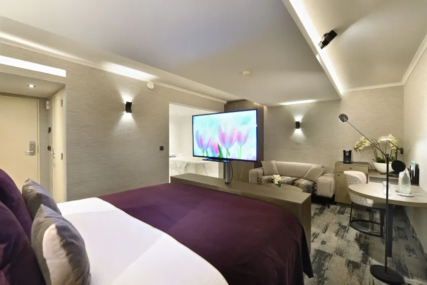 Hotel Charleroi Airport - Van Der Valk - Image 1