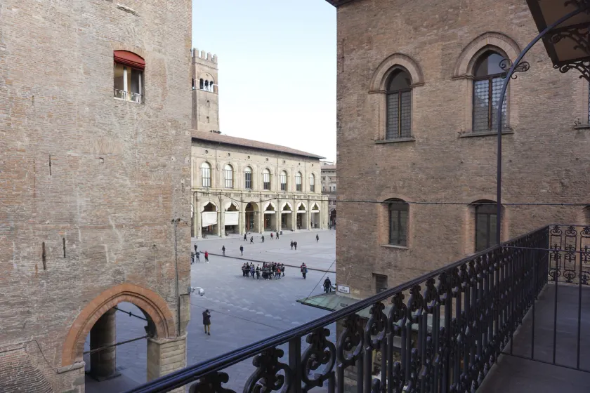 Casa Isolani Guest House Piazza Maggiore 1 - Image 1