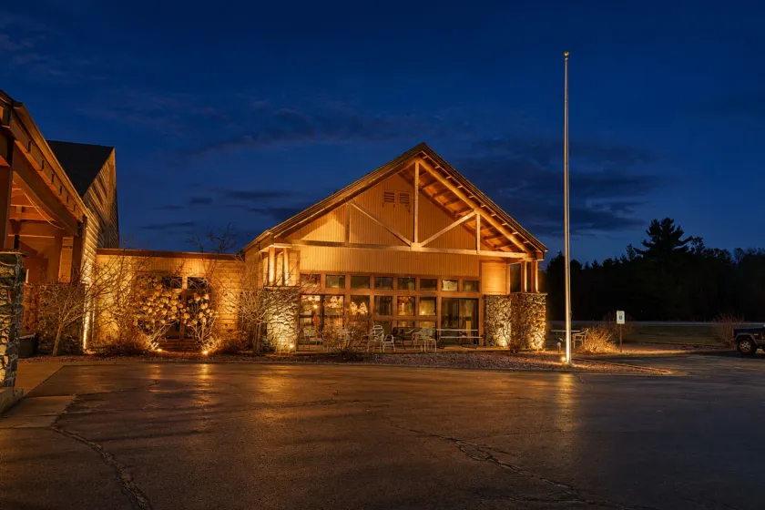 Coratel Inn & Suites by Jasper Black River Falls - Image 1