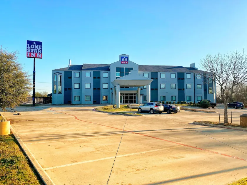Lone Star Inn - Image 1