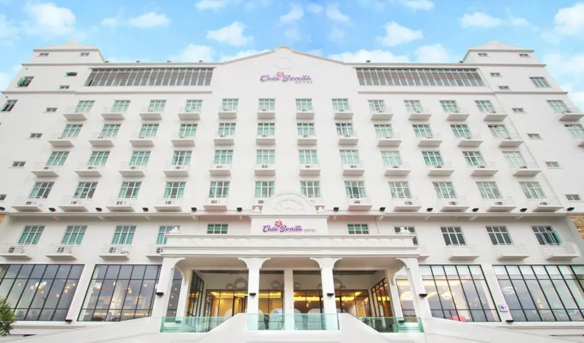 Casa Bonita Hotel - Image 1