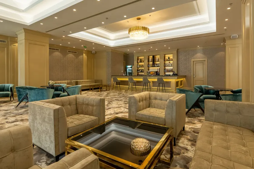 Astoria Grand Hotel - Image 1