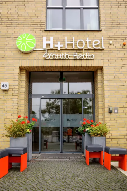 H+ Hotel 4Youth - Image 1