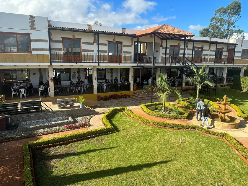 Hotel Pliosaurio Campestre - Image 1