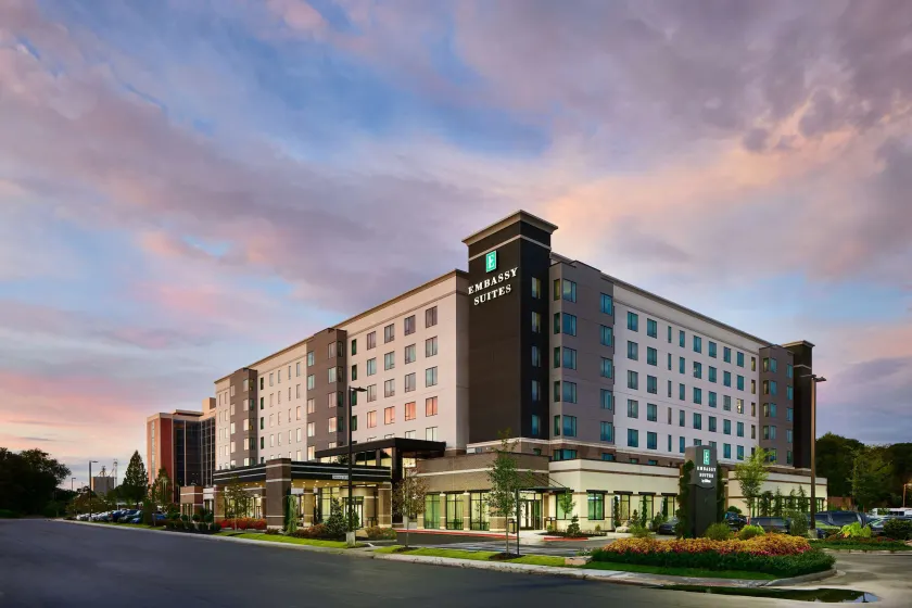 Embassy Suites by Hilton Atlanta Airport North - Image 1