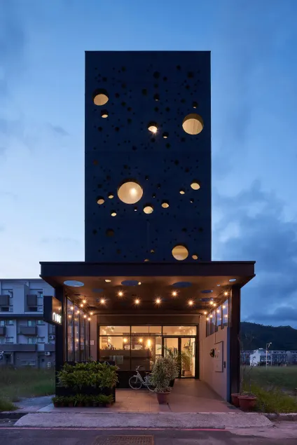 Noir Home - Image 1