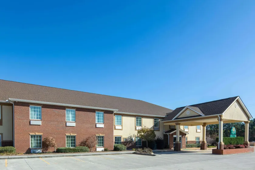 La Quinta Inn by Wyndham Calhoun South I-75 - Image 1