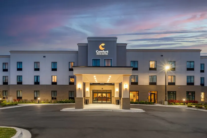 Comfort Inn & Suites Clarkston Pine Knob Area - Image 1
