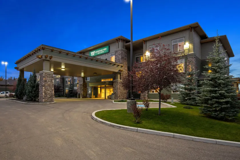 Mountain View Inn & Suites - Image 1