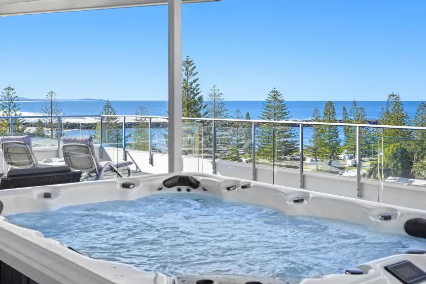 Macquarie Waters Boutique Apartment Hotel - Image 1