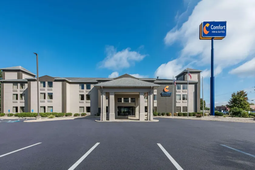 Comfort Inn & Suites Tipp City Dayton North I-75 - Image 1