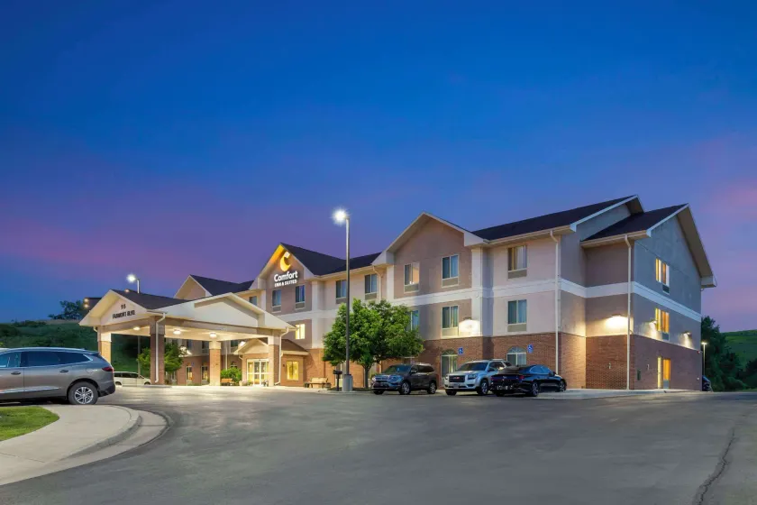 Comfort Inn & Suites Rapid City South - Mt Rushmore Gateway - Image 1
