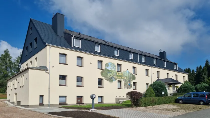Hotel Erlebnis Wald - Image 1