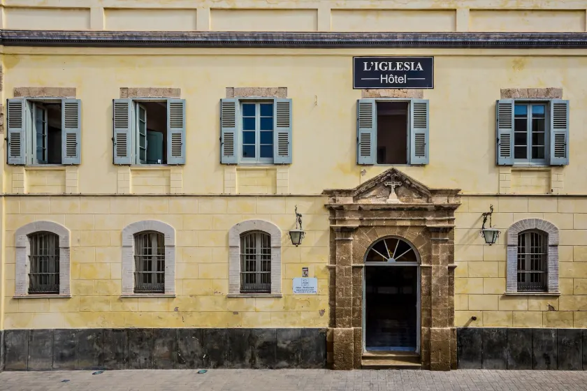Hotel L'Iglesia - Image 1