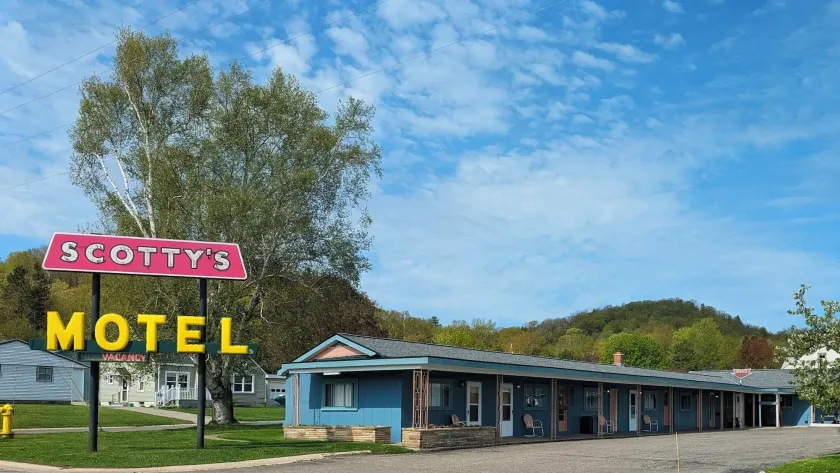 Scotty's Motel - Image 1