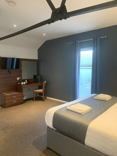 Oakwood Farm Mews Chester - Image 1