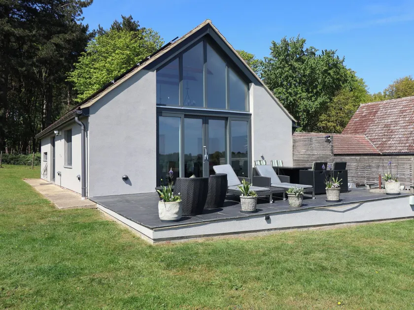 Polly's Annexe - Image 1
