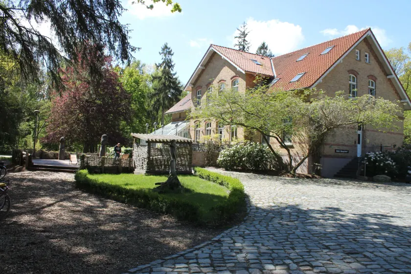 Schlösschen Sundische Wiese - Image 1