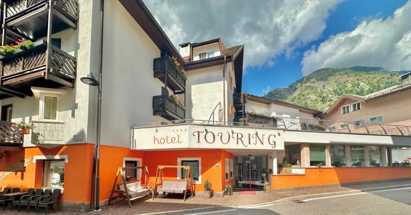 Hotel Touring - Image 1