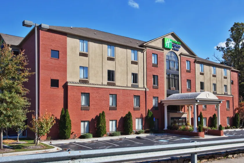 Holiday Inn Express Hotel & Suites - Atlanta/Emory University Area by IHG - Image 1