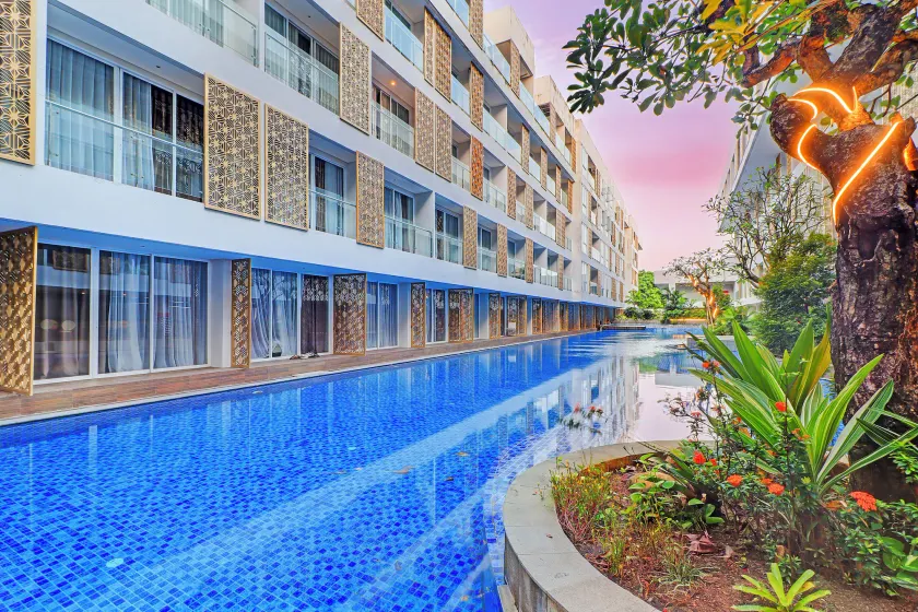 Sunday Hotel Sunset Road Near Trans Studio Mall - Image 1