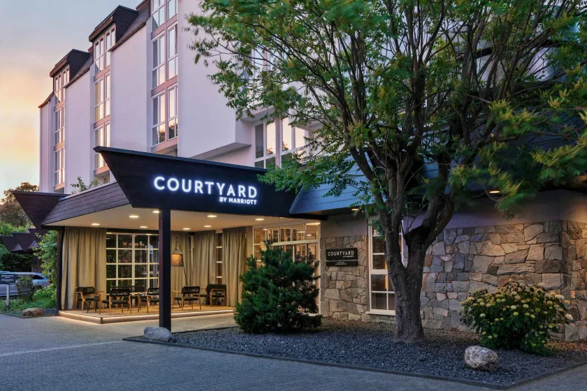 Courtyard by Marriott Wiesbaden-Nordenstadt - Image 1
