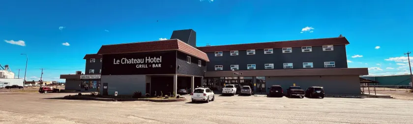 Camrose Le Chateau Hotel - Image 1