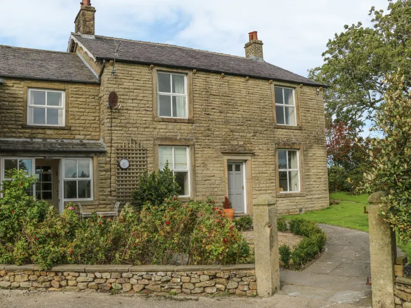 Coars Farm - Image 1