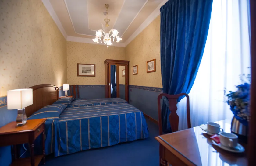 Diana Park Hotel - Image 1