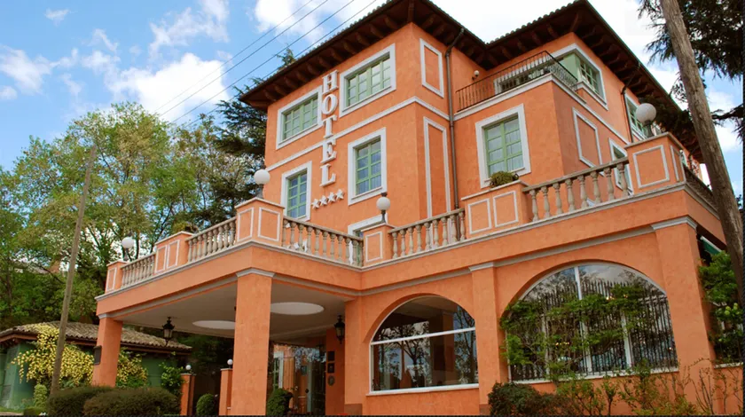 La Quinta de los Cedros - Image 1