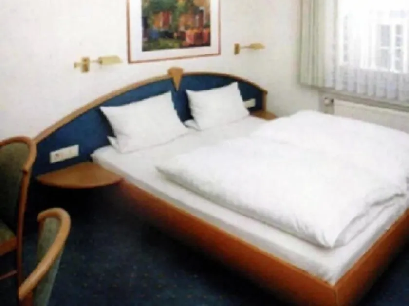 Hotel Frankfurter Hof - Image 1