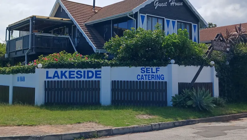 Lakeside Accommodation - Image 1