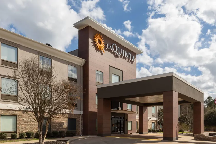 La Quinta Inn & Suites Nacogdoches - Image 1