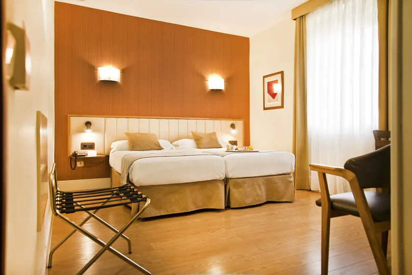 Hospedium Hotel Los Condes - Image 1