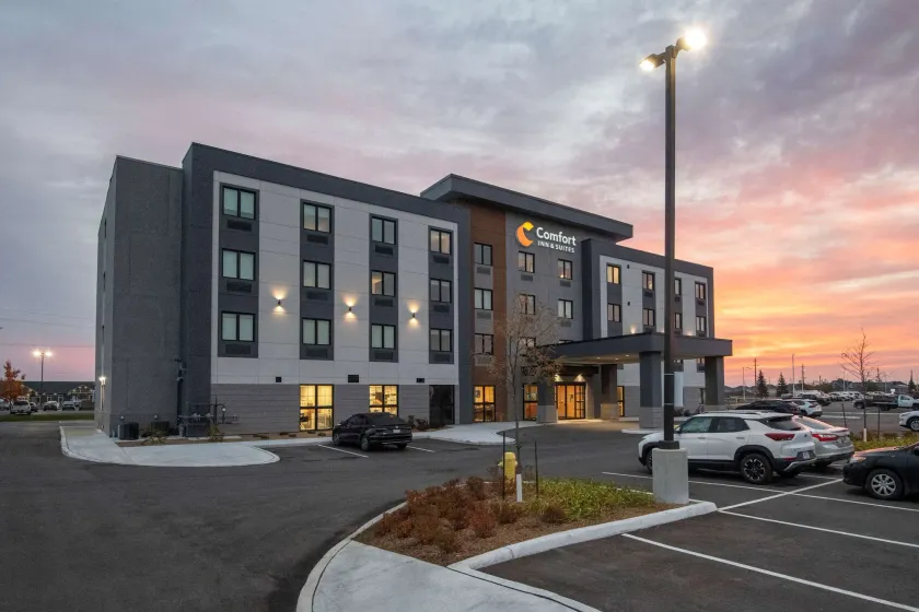 Comfort Inn & Suites - Image 1
