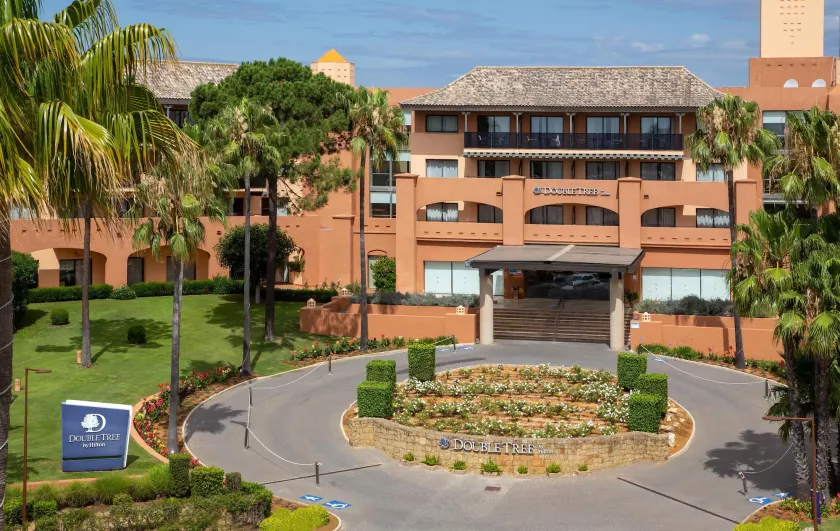 DoubleTree by Hilton Islantilla Beach Golf Resort - Image 1