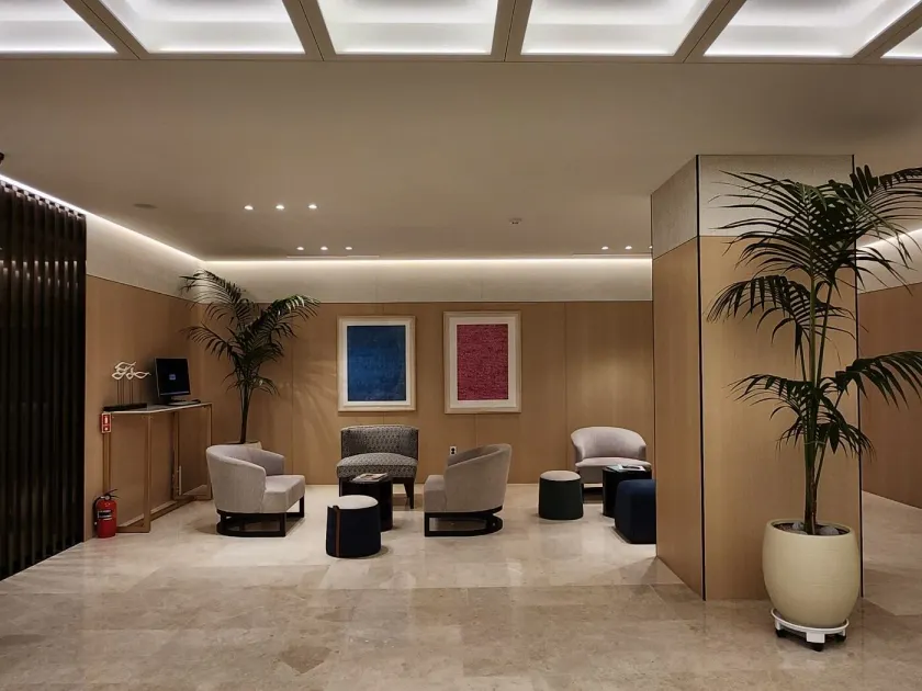 Sunshine Hotel - Image 1