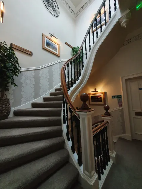 18 Craigmillar Park - Hall