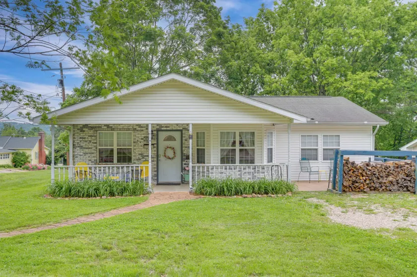 Walk to Dtwn: Ironton Home in Historic District - Image 1