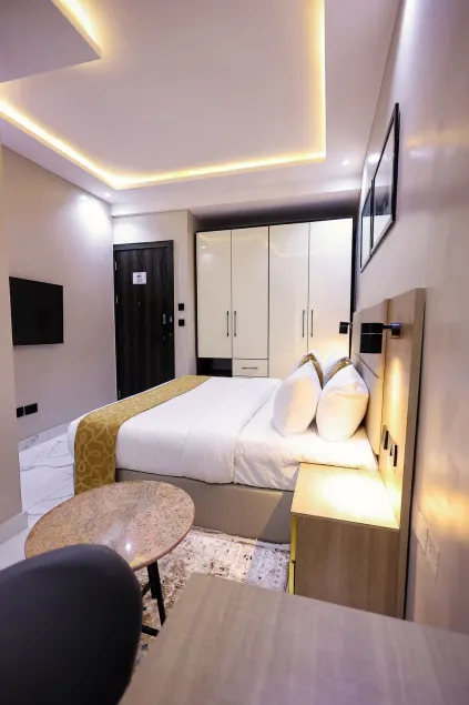 Ringruby Hotel, Oduduwa Way - Image 1
