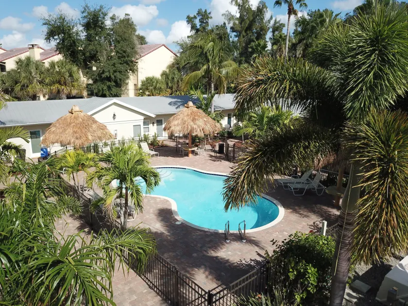 Twin Palms at Siesta - Image 1