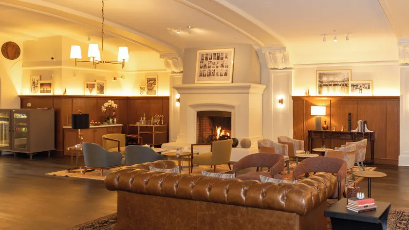Harbor Court Hotel - Image 1